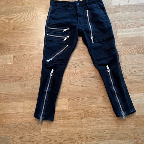 Litt brukt dsquared 2 jeans str 48