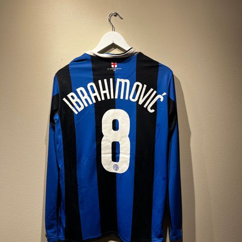 Inter 06/07 «Ibrahimovic 8» - Vintage fotballdrakt