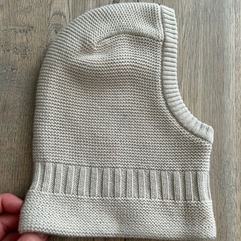 H&M baby balaklava krem -perfekt til våren - st. 74/80