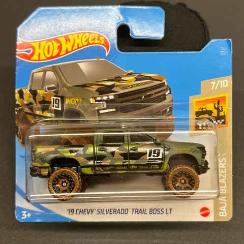 Hot Wheels 19 Chevy Silverado Trail Boss LT e ( Baja Blazers ), GRX69