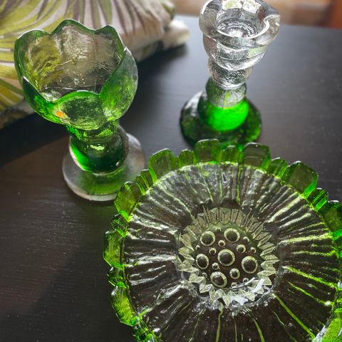 Retro grønt Humppila glass, fat, og lysestake fra 1970-tallet
