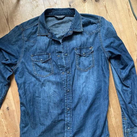 Diesel dongeri skjorte med perletrykknapper str XL(L)