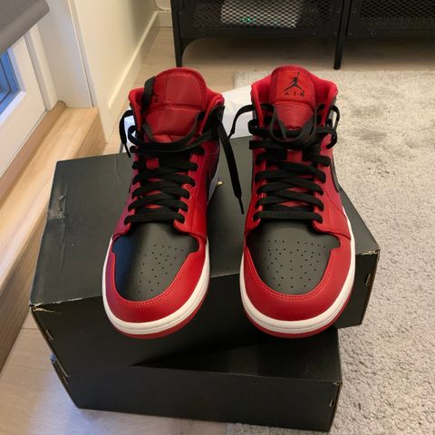 Air jordan 1 MID Strl 44 (Gym-Red)