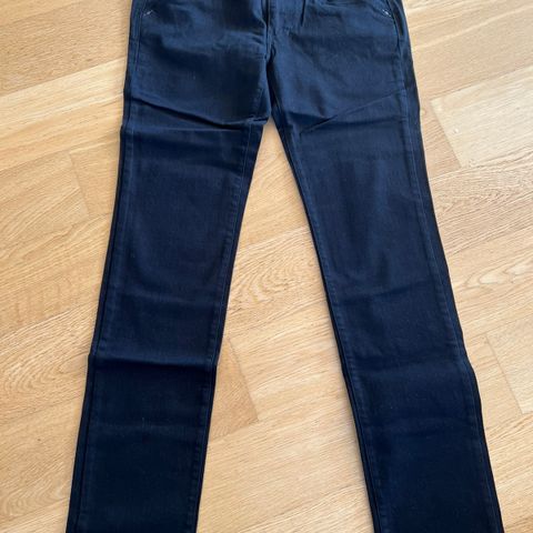 Replay jeans str 33/34 kr 150,-