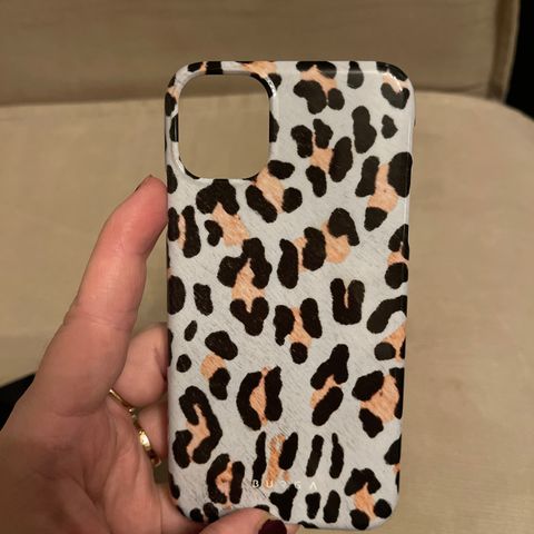 BURGA mobildeksel til iPhone 11 - Leopard