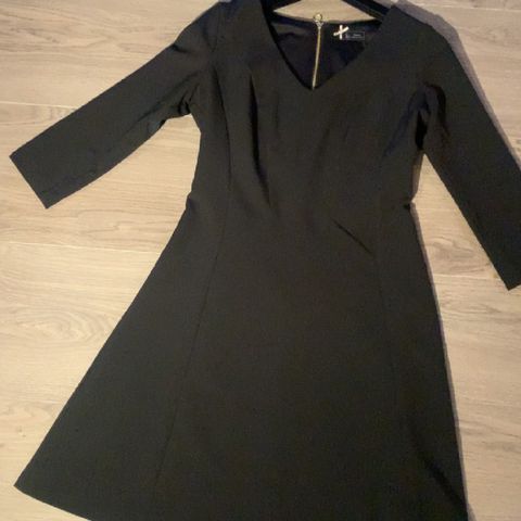 Sinequanone kjole i svart farge