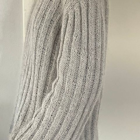 Hazel sweater fra Petit knit