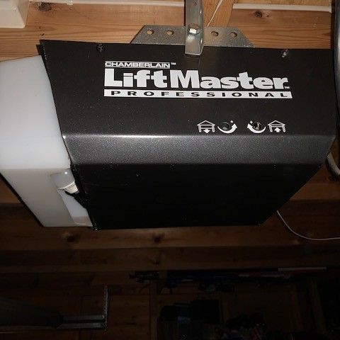 Liftmaster garasjemotor med skinne Torsjons-/strekkfjærer (En side) og