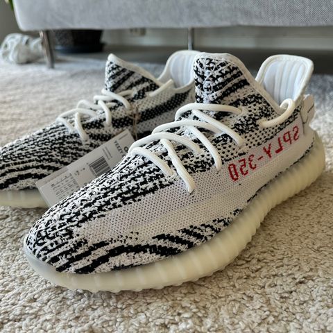 Helt Nye YEEZY BOOST 350 V2 - 43 1/3 ZEBRA