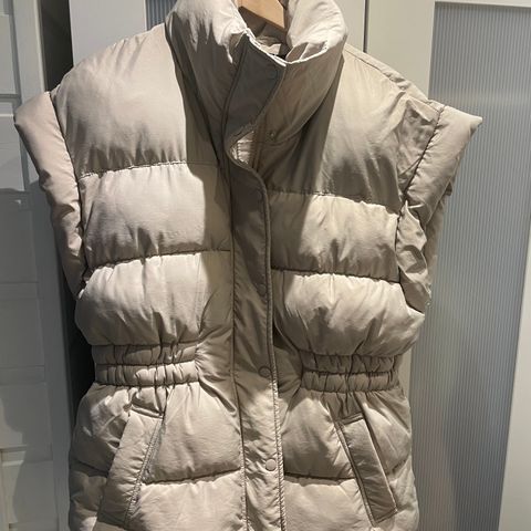 Vest fra Gina Tricot