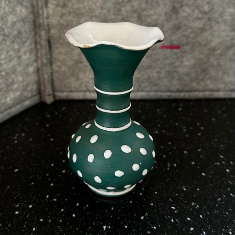 Liten vase fra LARHOLM Keramikk