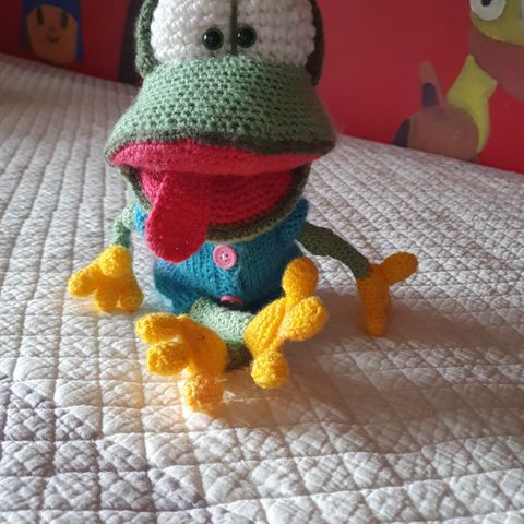 Ny håndlaget amigurumi frosk