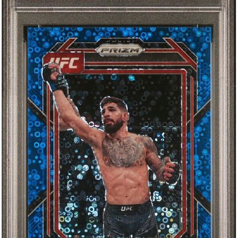 2023 Panini Prizm UFC ILIA TOPURIA Blue Disco 17/25 PSA 10