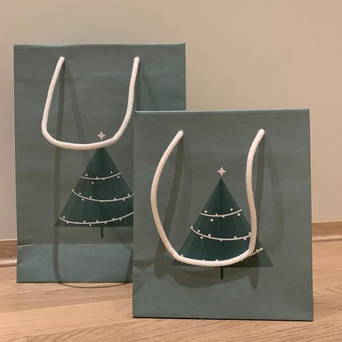 Gavepose/papirpose grønn med juletre