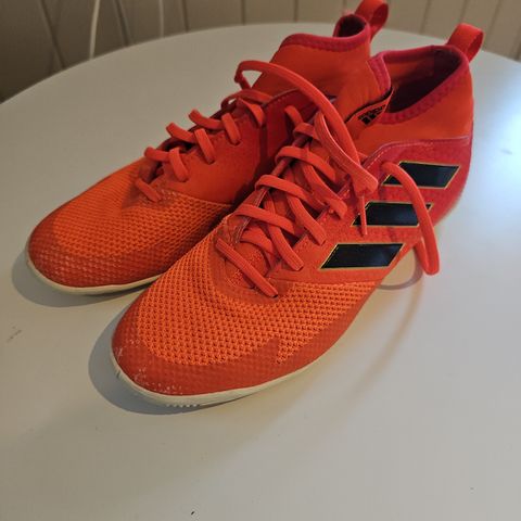 Adidas fotballsko str 37