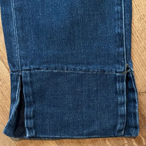 Frame jeans med tøffe detaljer