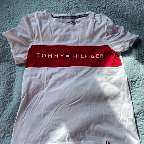 Tommy Hilfiger t-skjorte xs