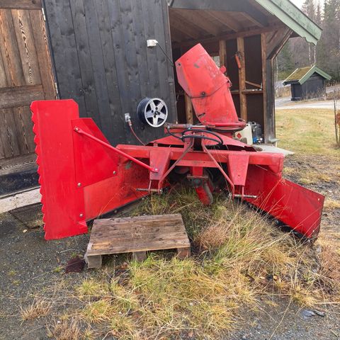 snøfreser traktor