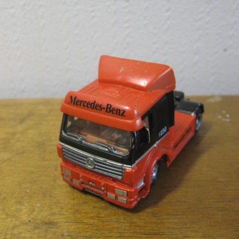 Mercedes-Benz - (Kentoys) trekkvogn - 8x4 cm - Se bilder!