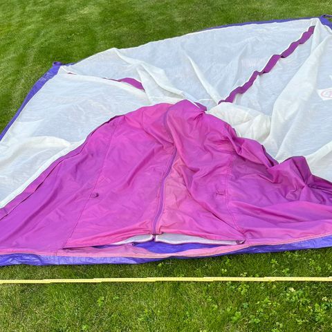 Et telt / iglotelt med enkel duk 2 m x 2 m