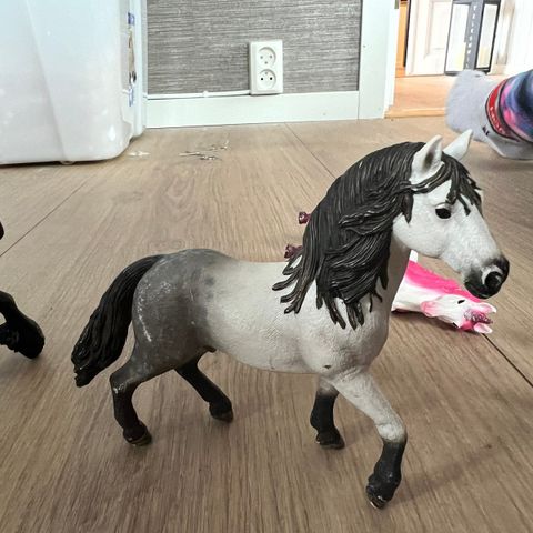 schleich hester tilsalgs