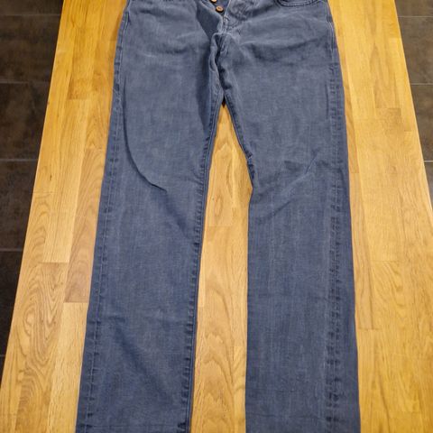 Denim L29 W32