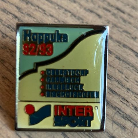 Pins fra Hoppuka 92/93 Intersport