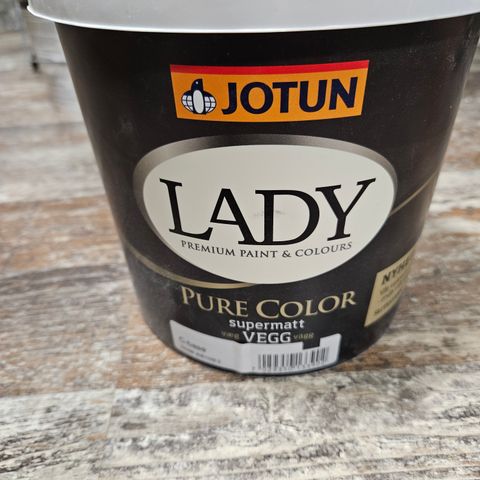 Jotun Lady Pure Color supermatt farge Balanse