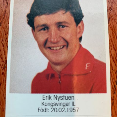 Erik Nystuen Kongsvinger IL 1983 sjeldent fotballkort klistremerke selges