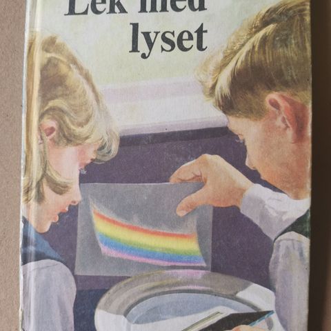 KR 50 LEK MED LYSET 1969 FAKTA BØKENE FABRITIUS