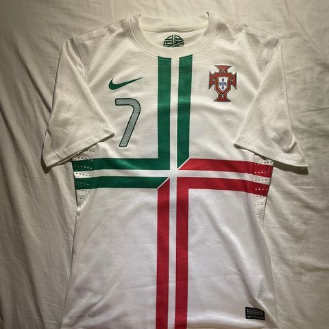 2012/13 Portugal Player Issue Bortedrakt Ronaldo