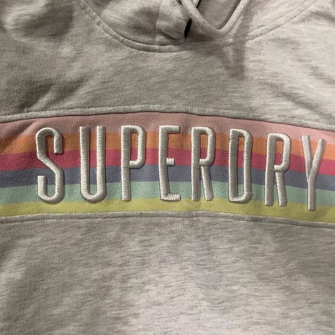 Hettegenser fra Superdry