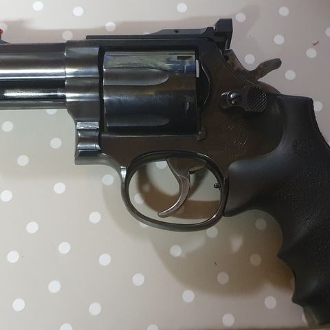 Smith & Wesson mod 586 - 357 Magnum - Spesialrevolver - Tunet avtrekk m/stop