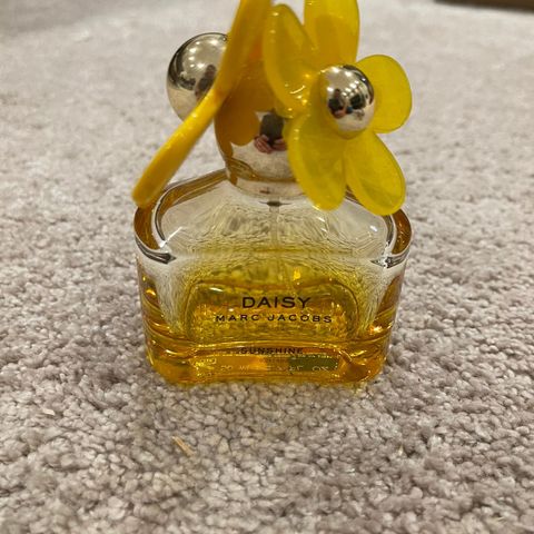 Marc Jacobs Daisy Sunshine