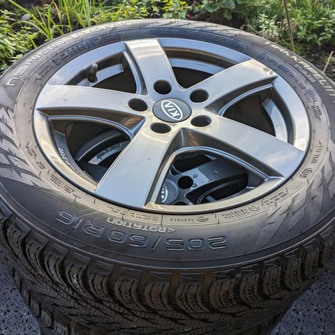 205/60 R16 felger og dekk med piggfritt. . Org Kia felger Lite brukte dekk