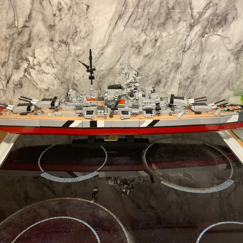 Bismarck modellbåt.