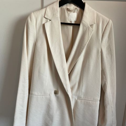 Hvit oversized blazer fra HM | Str 34 | Brukt 1 gang