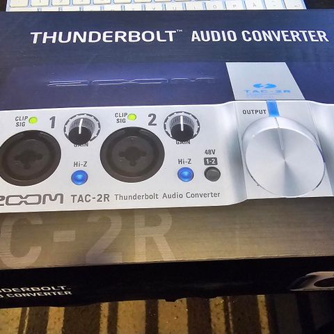 Zoom TAC-2R Thunderbolt