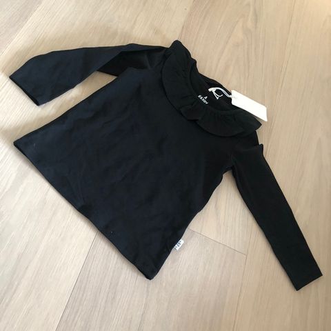 Ny svart genser str 98/104🖤
