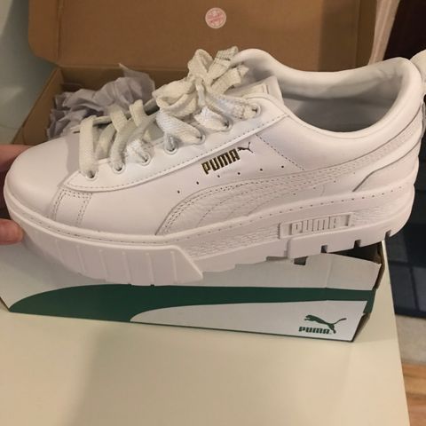 Puma sneakers str 39, brukt kun en gang!