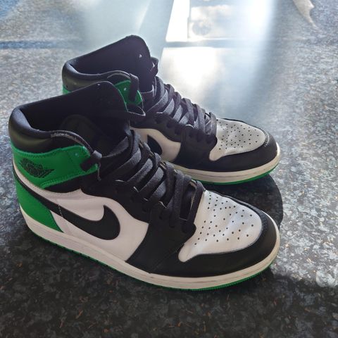 Jordan 1 high OG "Lucky Green"  42,5