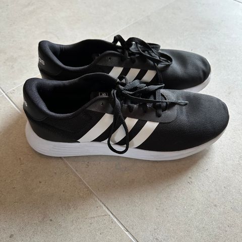 Adidas joggesko str 42 2/3