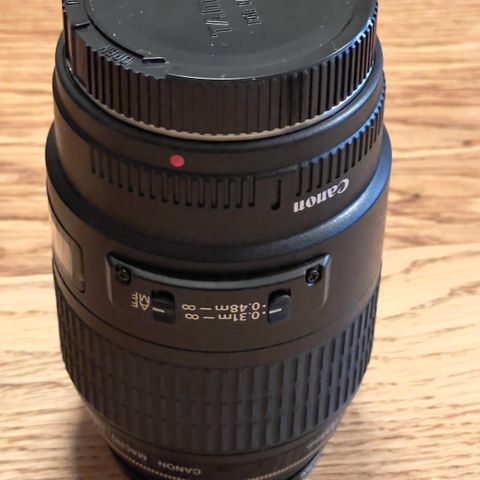 Canon EF 100 mm 2.8