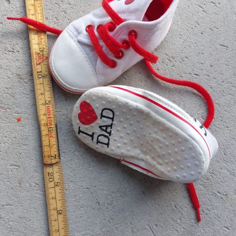 Små sko - baby/ barn - str 13 - som nye