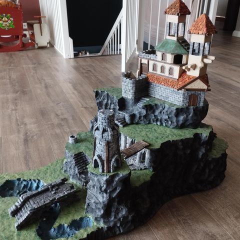 Miniatyr fjell til DnD Rollespill