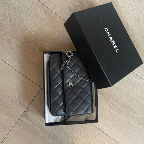 Chanel  (WOF)Wallet of chain! Selges billig!!