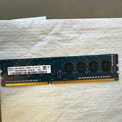 Hynix 2GB 1rx8 PC3-12800U< DDR3-