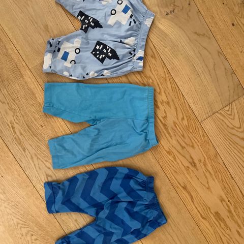 3 Superkomfi Blå Sommer Shorts = 110kr Str98+/Barneklær