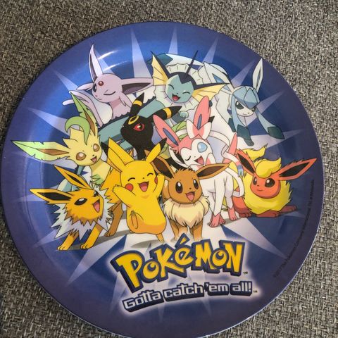 Pokemon plast fat 20 cm diameter