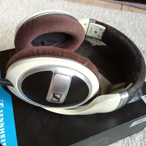 Sennheiser HD 599 hodetelefoner med ledning, Over-Ear (elfenbenshvit)